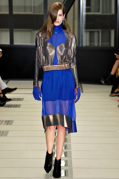 Look 3